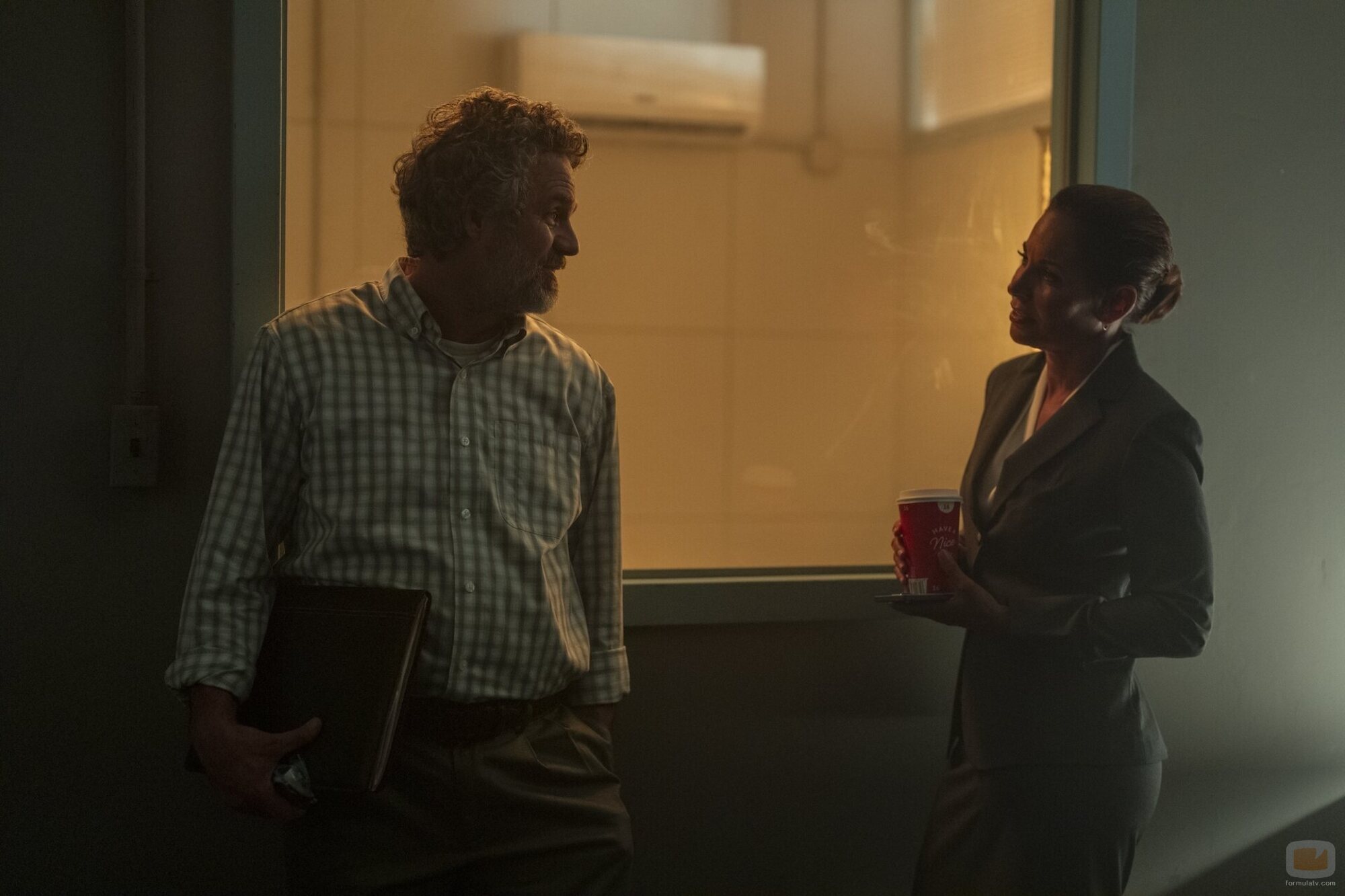 Salli Richardson-Whitfield y Mark Ruffalo en Capítulo 6 titulado 'Más allá del bien y del mal existe un río' de 'Task'