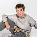 Posado de Gonzalo Pinillos, representante de España en Eurovisión Junior 2025