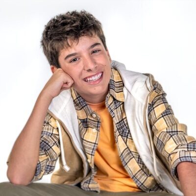 Posado oficial de Gonzalo Pinillos (España en Eurovisión Junior 2025)