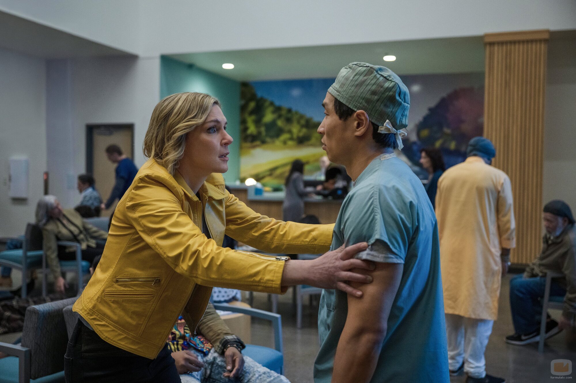 Rhea Seehorn en 1x01 titulado 'Somos nosotros' de 'Pluribus'