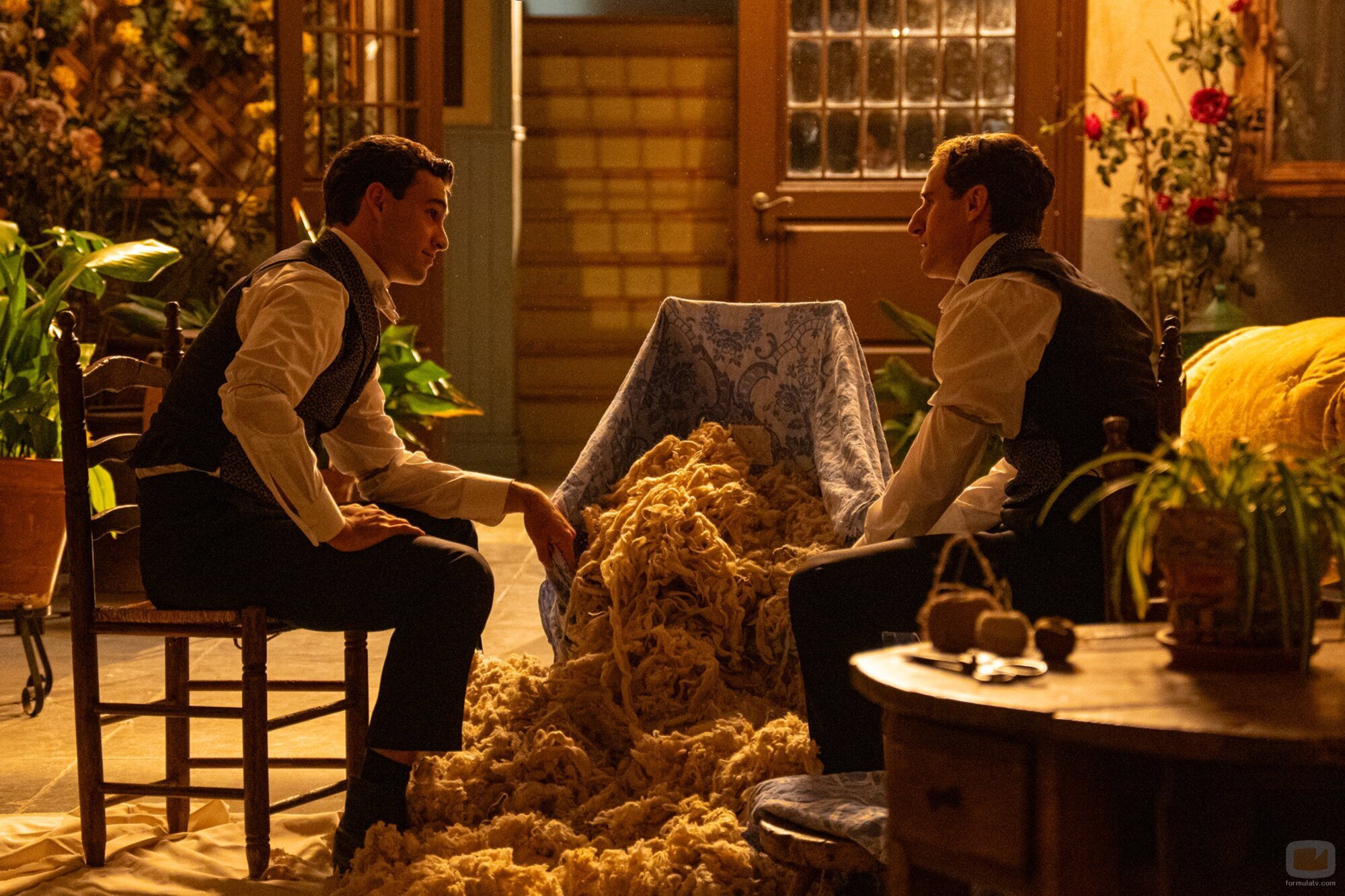 Xavi Lock y Enrique Fortún en 4x213 'Lunes 27 de octubre de 2025' de 'La promesa'