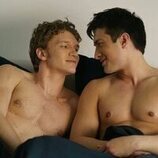 Escena de Hudson Williams y Connor Storrie en Capítulo 4 titulado 'Rose' de 'Más que rivales'