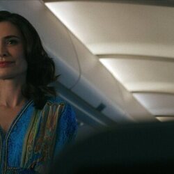 Karolina Wydra en el 1x03 de 'Pluribus'