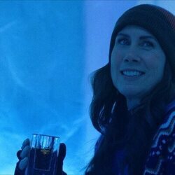 Miriam Shor en el 1x03 de 'Pluribus'