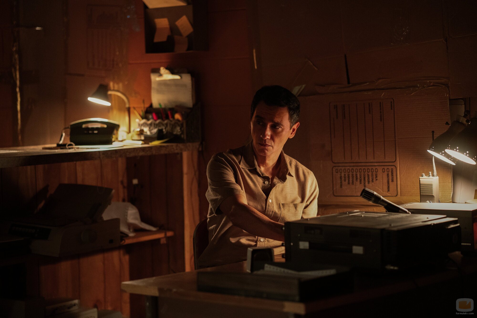 Carlos Manuel Vesga en 1x04 titulado 'Por favor, Carol' de 'Pluribus'