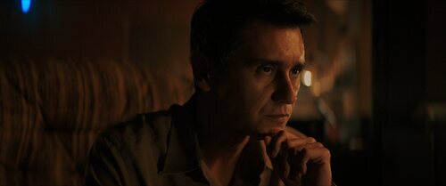Carlos Manuel Vesga en 1x04 'Por favor, Carol' de 'Pluribus'