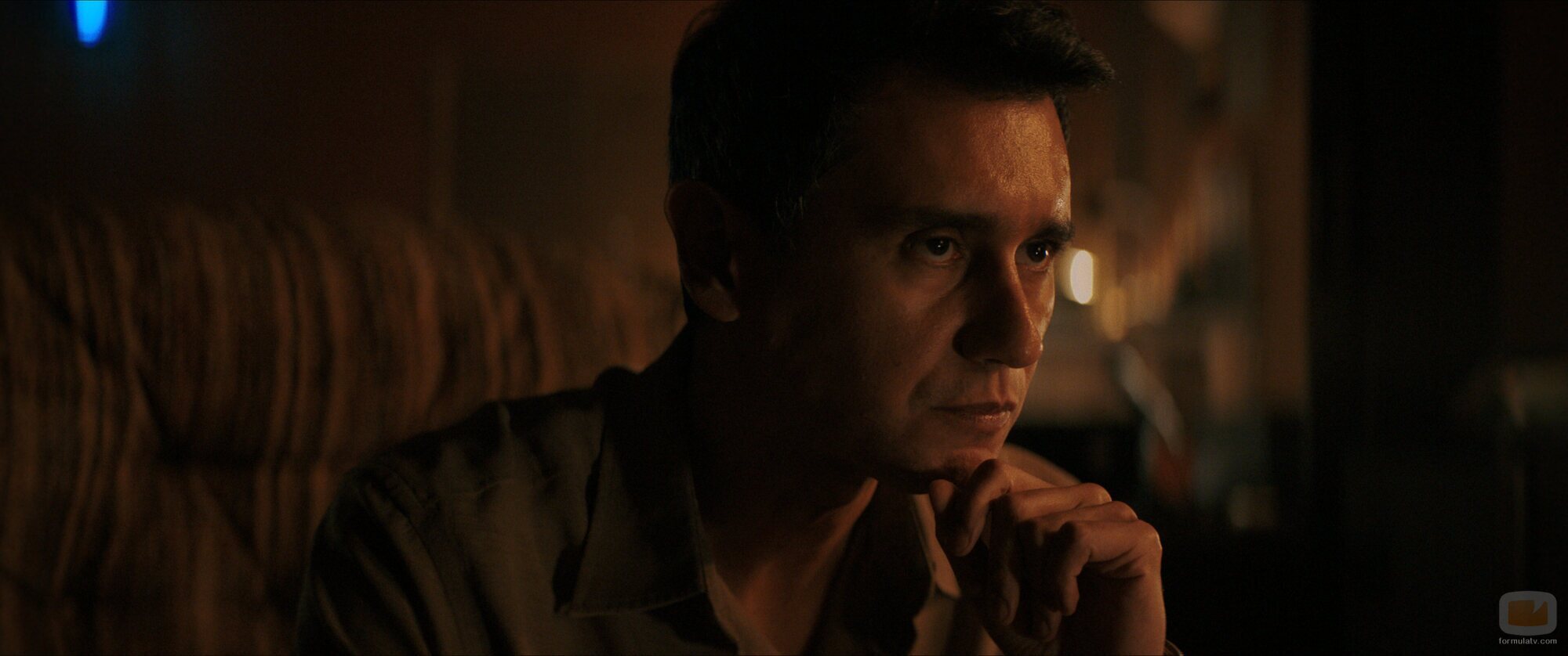 Carlos Manuel Vesga en 1x04 'Por favor, Carol' de 'Pluribus'
