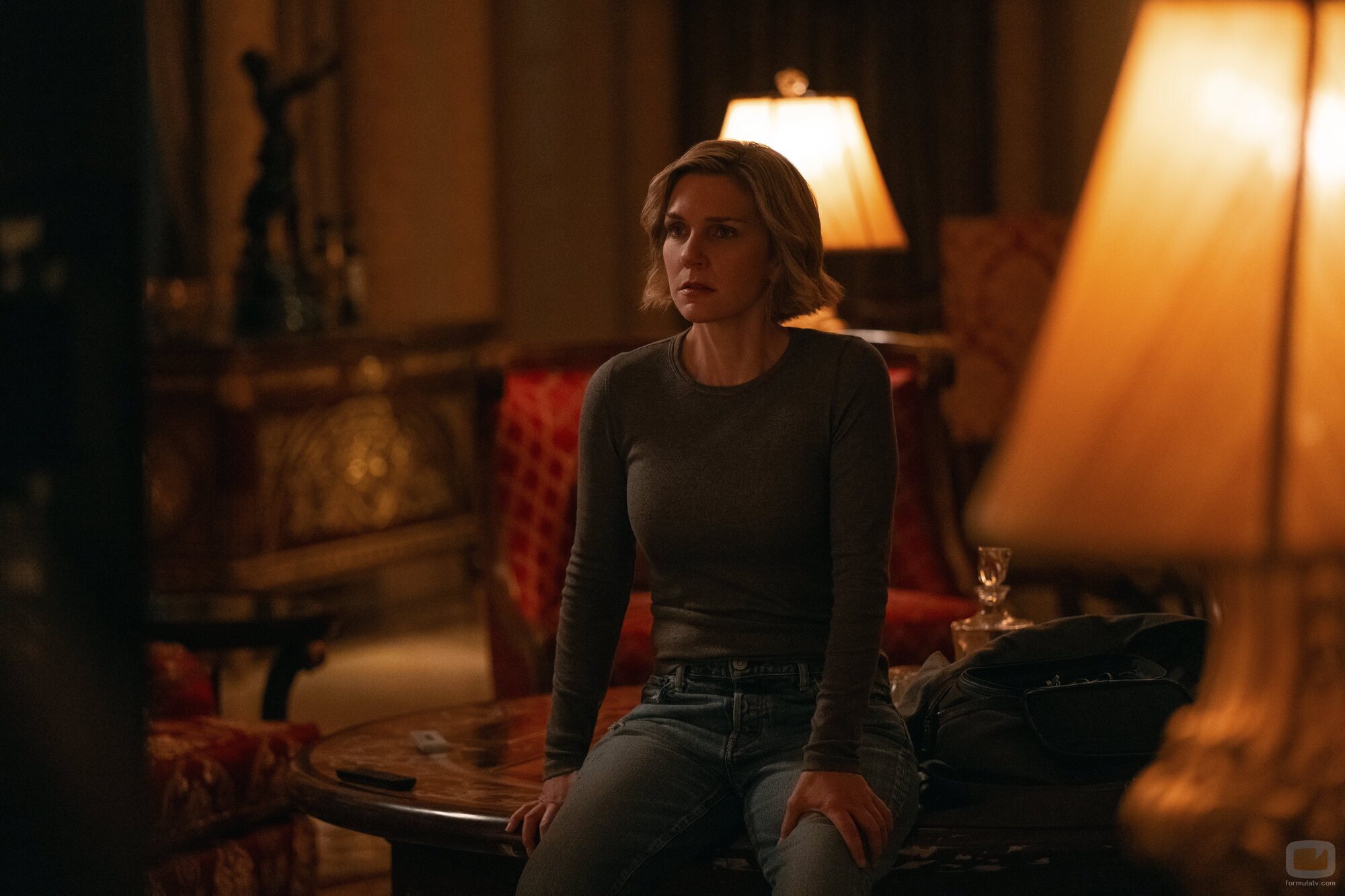 Rhea Seehorn en Capítulo 6 titulado 'HDP' de 'Pluribus'