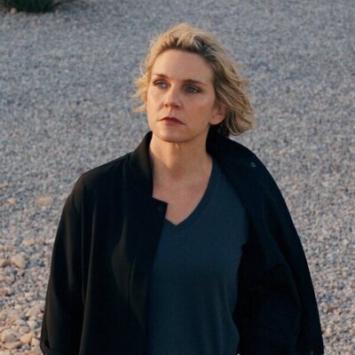 Rhea Seehorn en la temporada 1 y el capítulo 09 de 'Pluribus'
