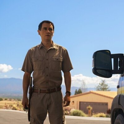 Carlos Manuel Vesga en el 1x09 de 'Pluribus'