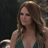 Malin Akerman en el 1x01 de 'Las esposas cazadoras'