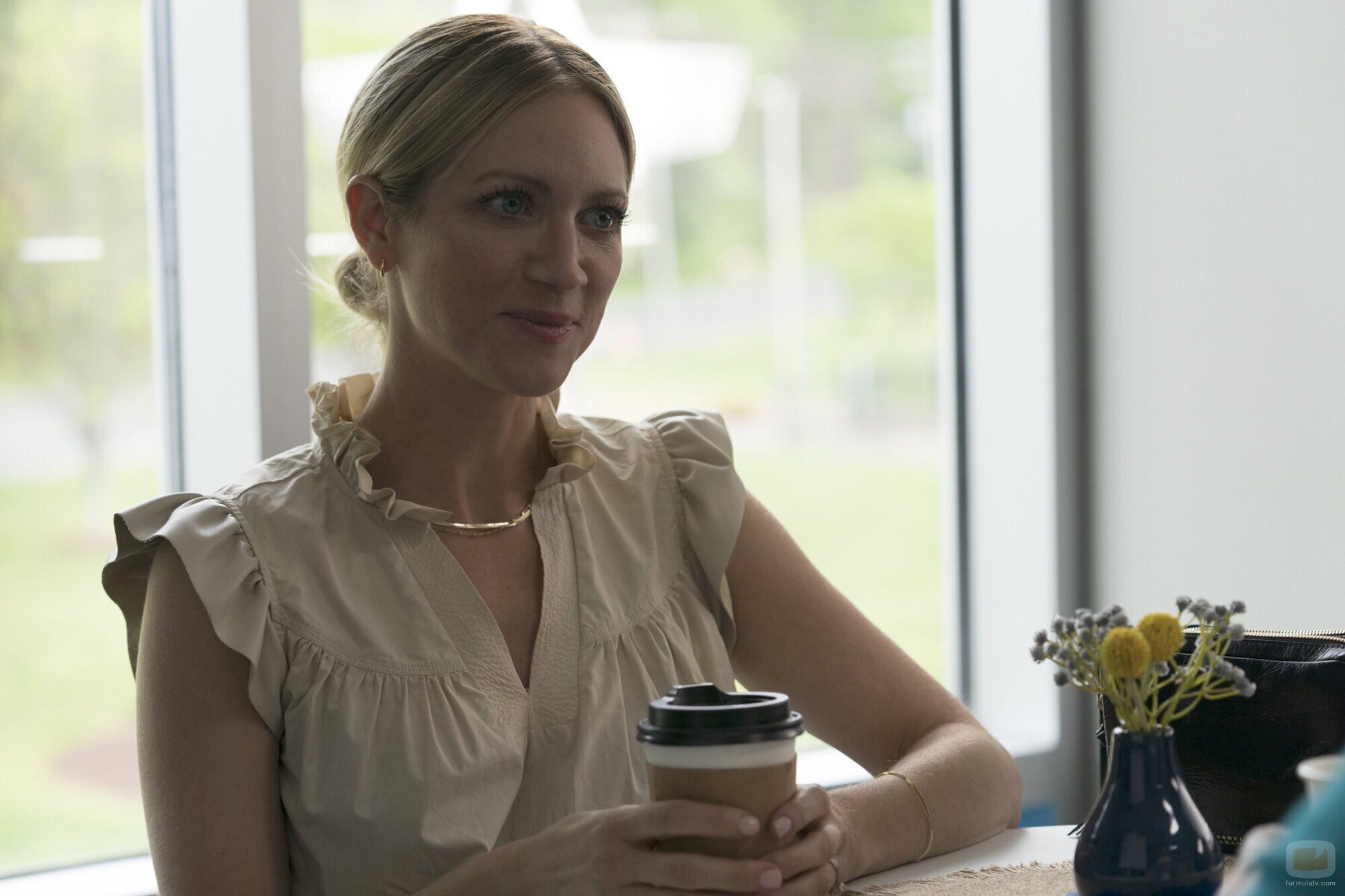 Brittany Snow en 1x02 'Relaciones' de 'Las esposas cazadoras'