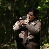 Karen Rodriguez en 'Todo se revela al amanecer' de 'The Hunting Wives'