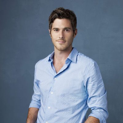 Dave Annable en la foto promocional de 'Cinco Hermanos'