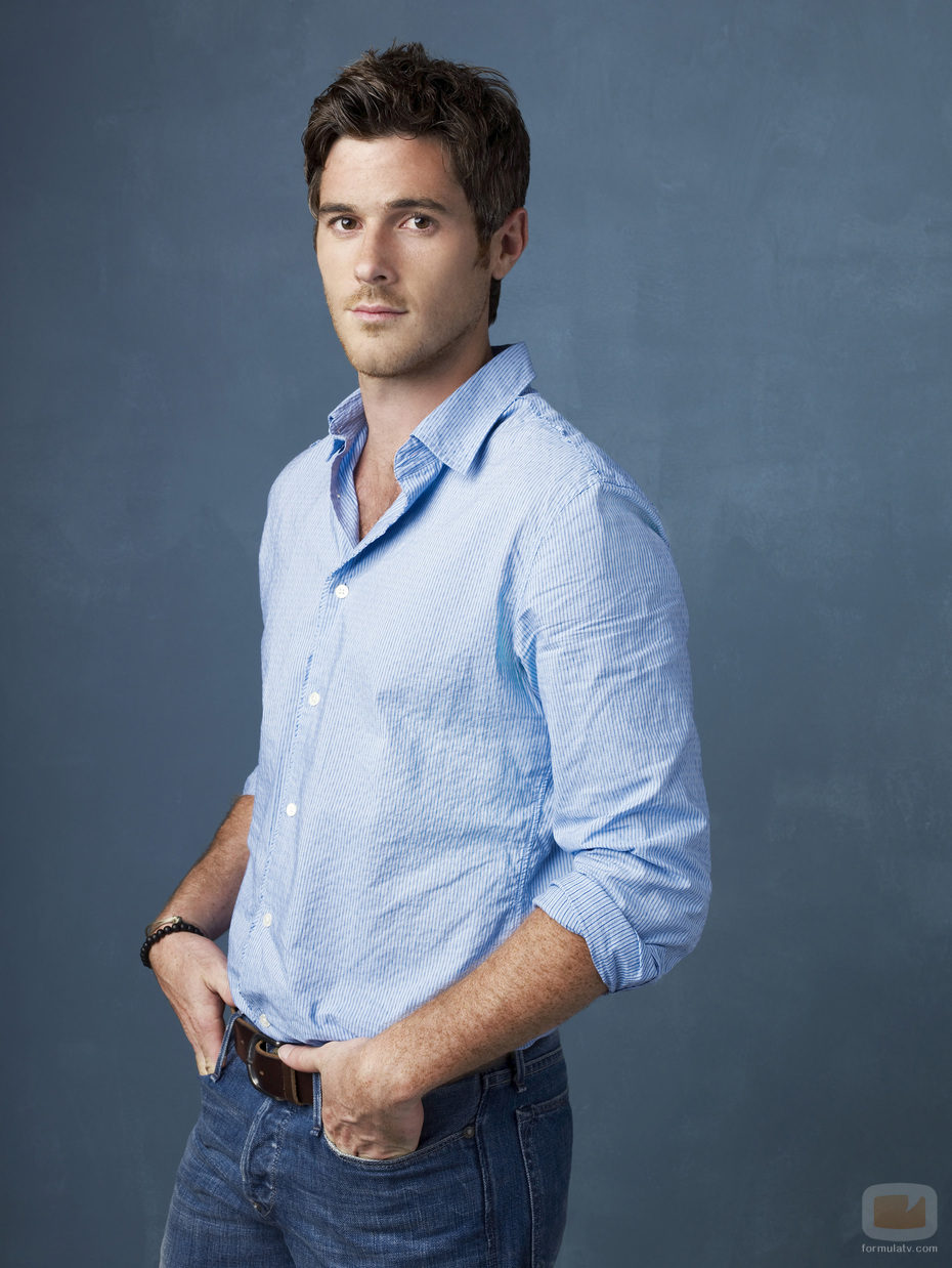 Dave Annable en una imagen promocional de 'Cinco Hermanos'
