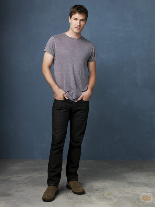 Luke Macfarlane en la serie 'Cinco hermanos'