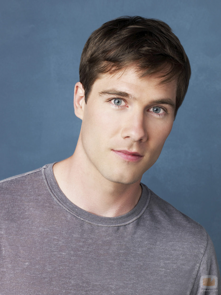 Luke Macfarlane, actor de 'Cinco Hermanos'