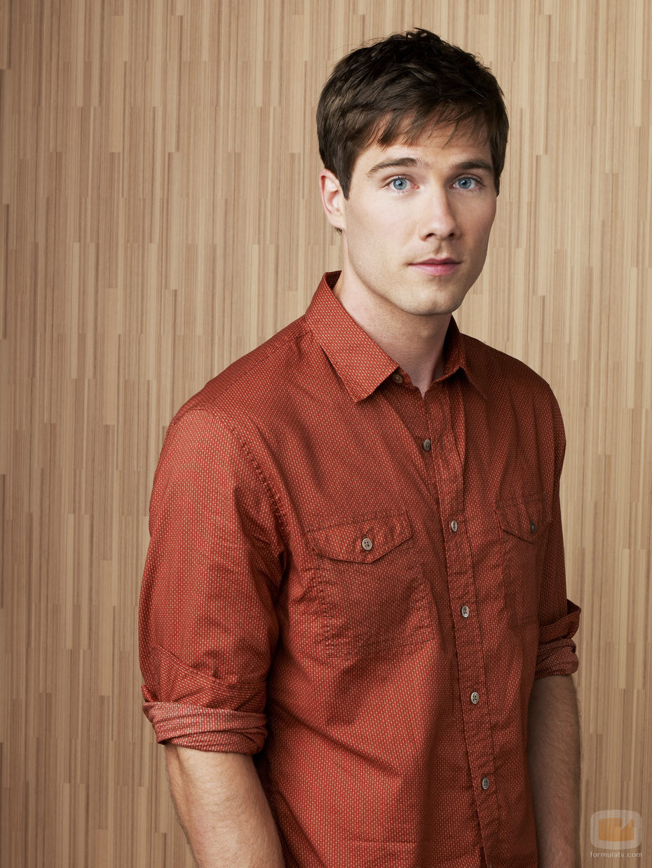 El actor Luke Macfarlane ('Cinco Hermanos')