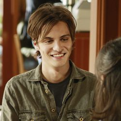 Luke Grimes en la serie 'Brothers and Sisters'