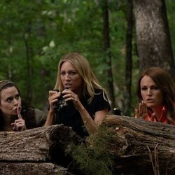 Escena de 'Todo se revela al amanecer' de 'The Hunting Wives'