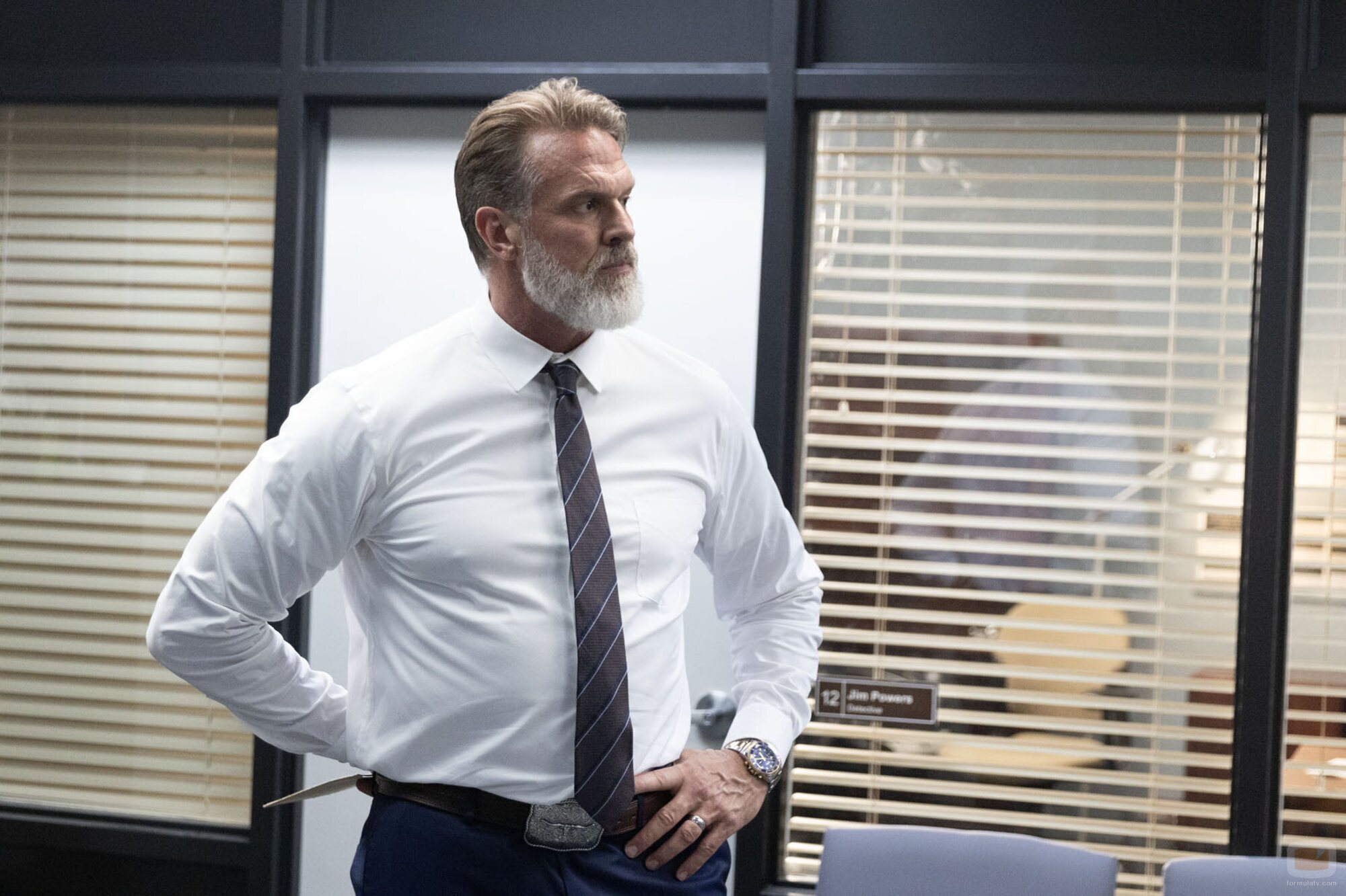 Branton Box en el 1x04 de 'The Hunting Wives'