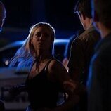 Brittany Snow en el 1x04 de 'Las esposas cazadoras'