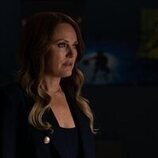 Malin Akerman en el 1x04 de 'Las esposas cazadoras'