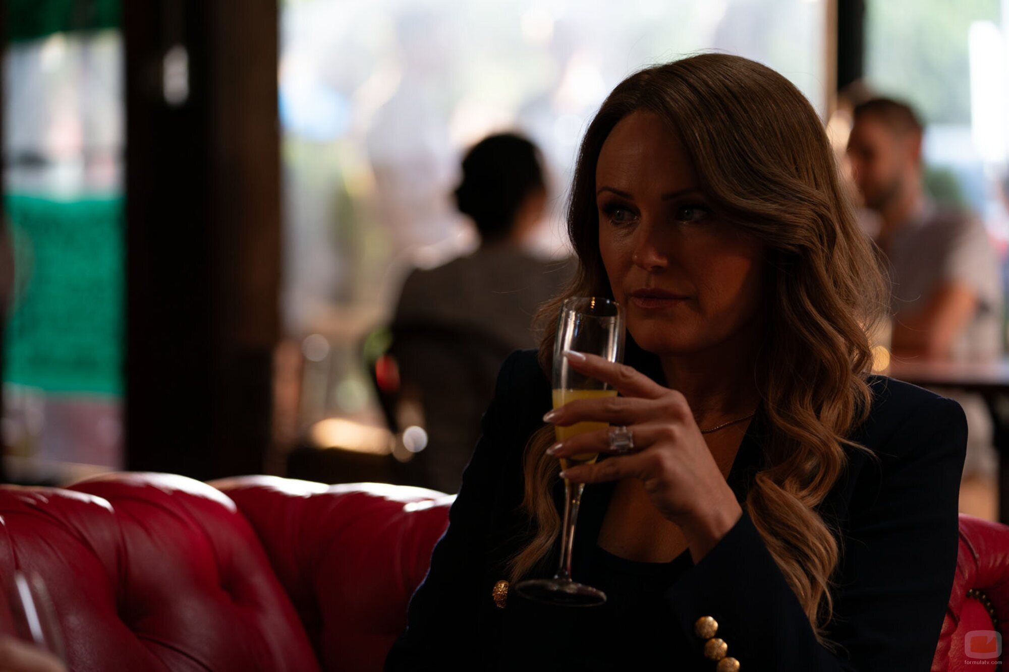 Malin Akerman en 1x04 'Día libre' de 'Las esposas cazadoras'