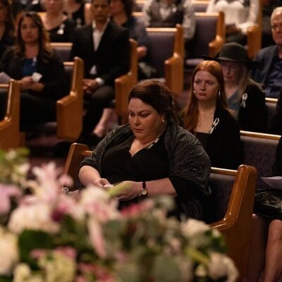 Chrissy Metz en Capítulo 5 titulado 'No es una novata' de 'Las esposas cazadoras'