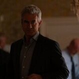 Dermot Mulroney en 1x05 titulado 'No es una novata' de 'Las esposas cazadoras'