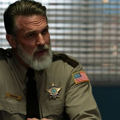 Branton Box en la temporada 1 y el capítulo 06 de 'Las esposas cazadoras'