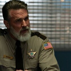 Branton Box en la temporada 1 y el capítulo 06 de 'Las esposas cazadoras'