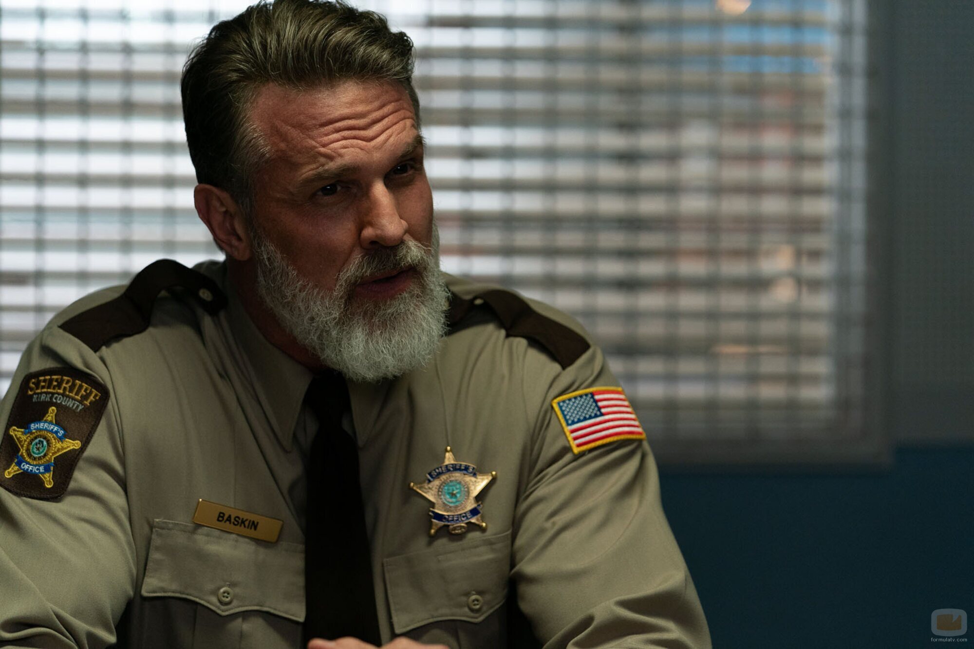 Branton Box en la temporada 1 y el capítulo 06 de 'Las esposas cazadoras'