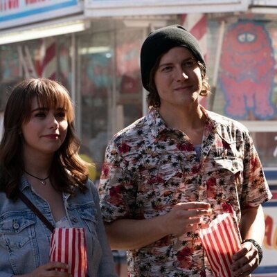 Abigail Rhyne y Paul Teal en la temporada 1 y el capítulo 06 de 'Las esposas cazadoras'
