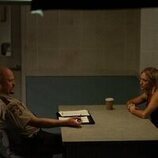 Foto de Brittany Snow y Hunter Emery en 1x06 'En el corazón de Texas' de 'Las esposas cazadoras'