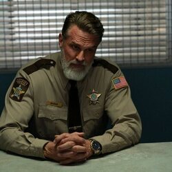 Branton Box en 1x06 'En el corazón de Texas' de 'Las esposas cazadoras'