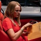 Still de Malin Akerman en 1x06 titulado 'En el corazón de Texas' de 'Las esposas cazadoras'