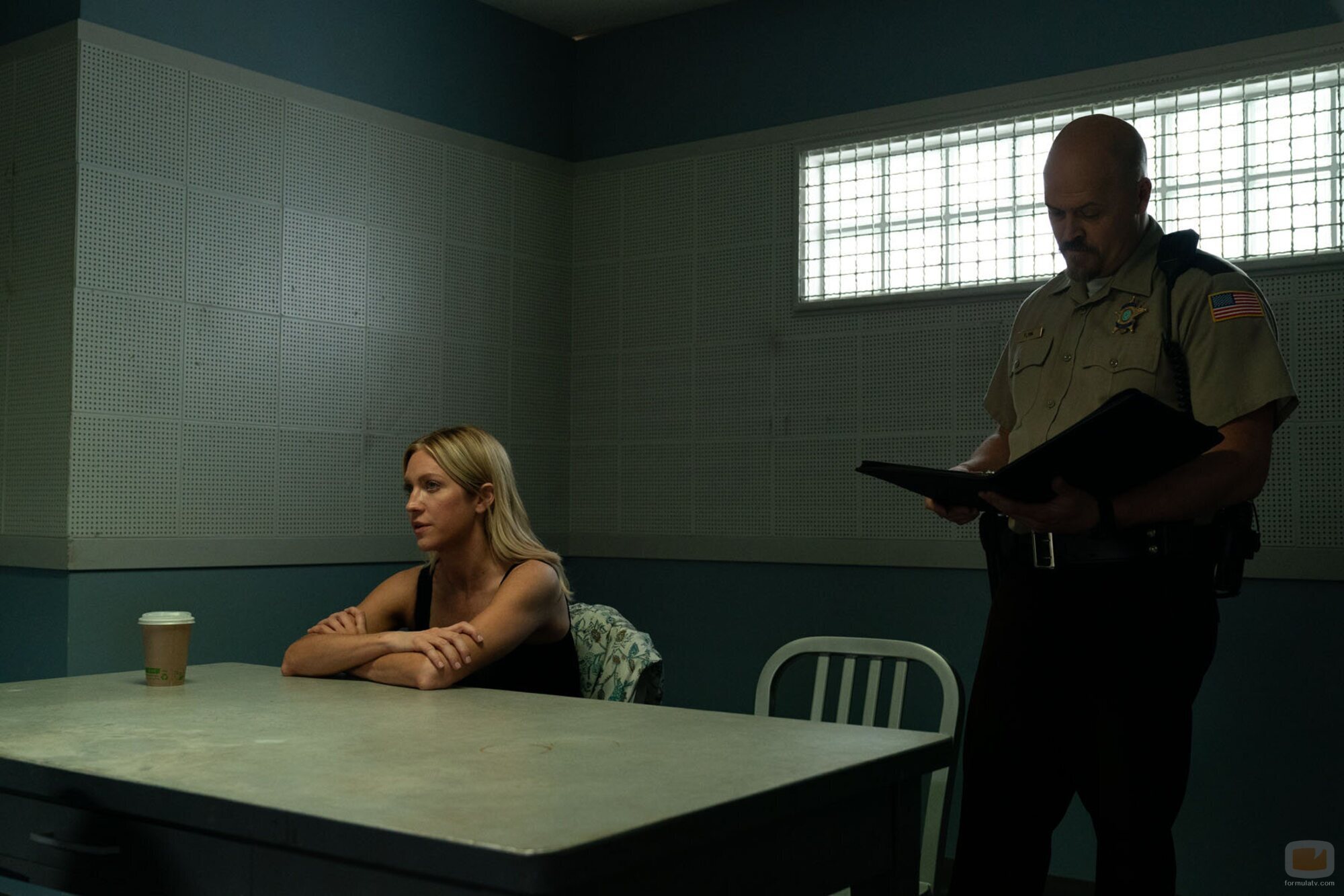 Brittany Snow y Hunter Emery en Capítulo 6 titulado 'En el corazón de Texas' de 'Las esposas cazadoras'