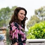 Katie Lowes en Capítulo 6 titulado 'En el corazón de Texas' de 'Las esposas cazadoras'