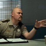 Hunter Emery en Capítulo 6 titulado 'En el corazón de Texas' de 'Las esposas cazadoras'