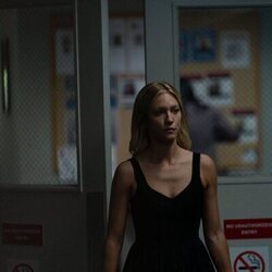 Imagen de Brittany Snow en la temporada 1 y el capítulo 06 de 'Las esposas cazadoras'