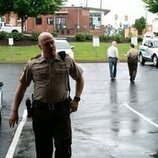 Hunter Emery en 1x06 'En el corazón de Texas' de 'Las esposas cazadoras'