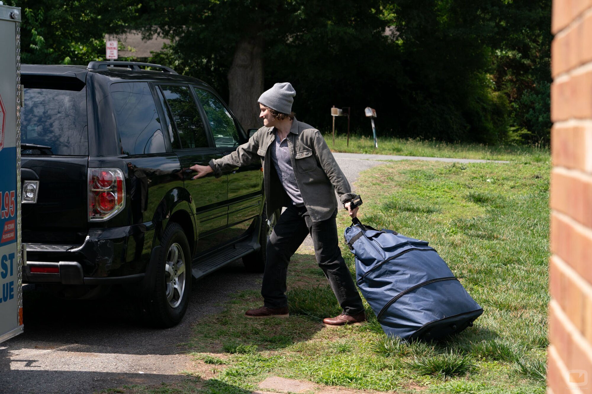 Paul Teal en la temporada 1 y el capítulo 07 de 'Las esposas cazadoras'