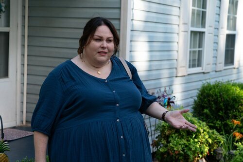 Escena de Chrissy Metz en 'Estrella fugaz' de 'The Hunting Wives'