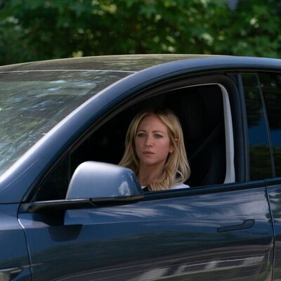 Brittany Snow en 1x07 titulado 'Estrella fugaz' de 'Las esposas cazadoras'