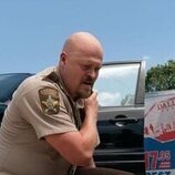 Hunter Emery en 'Estrella fugaz' de 'The Hunting Wives'