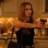 Jaime Ray Newman en 1x07 'Estrella fugaz' de 'Las esposas cazadoras'
