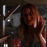 Malin Akerman en el 1x08 de 'The Hunting Wives'