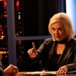 1x08 de 'Las esposas cazadoras'