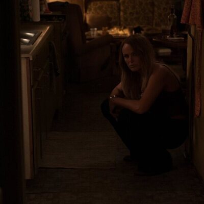 Malin Akerman en 1x08 titulado 'La decisión de Sophie' de 'Las esposas cazadoras'
